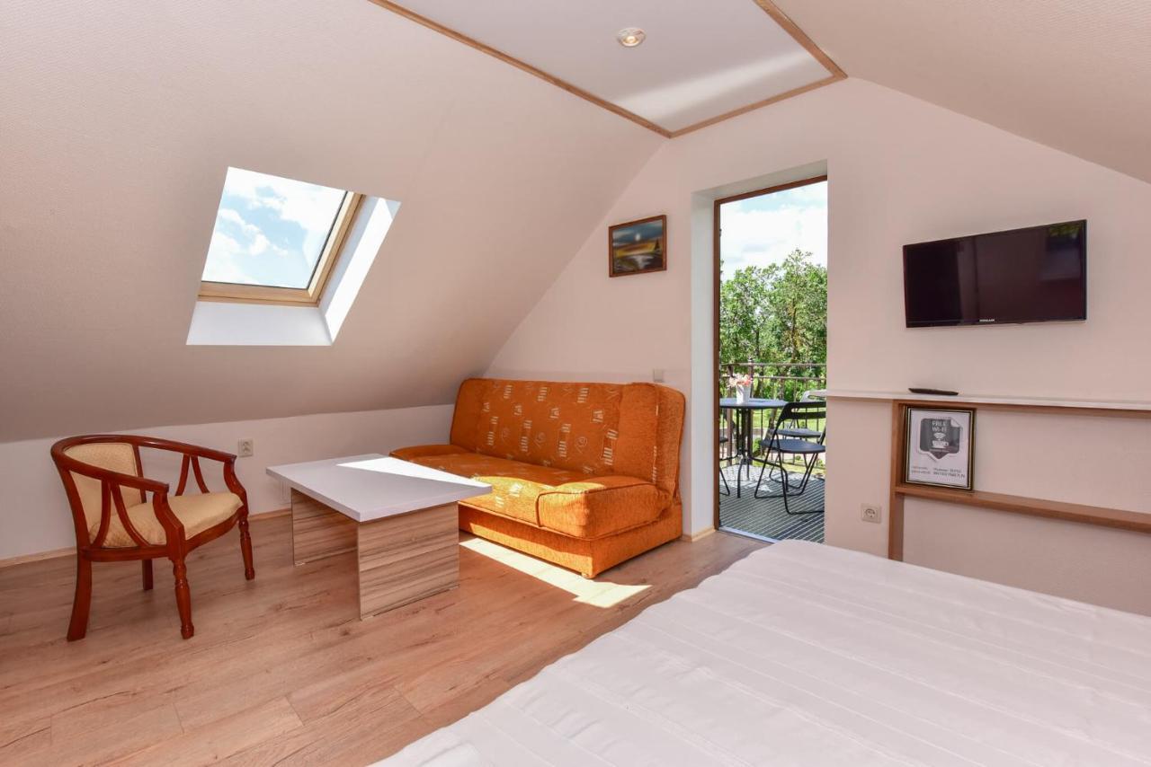 "Trakaitis" Nameliai Otel Dış mekan fotoğraf