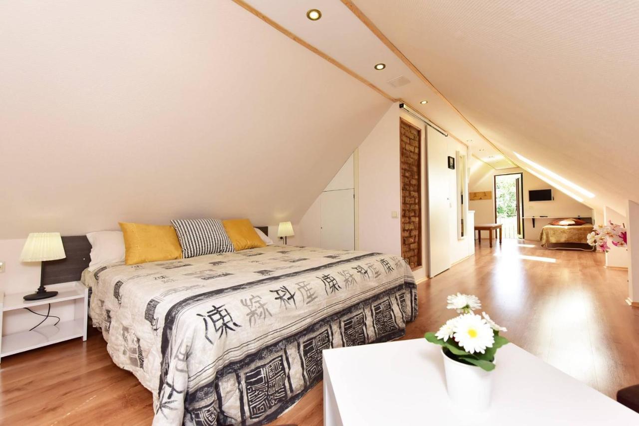 "Trakaitis" Nameliai Otel Dış mekan fotoğraf